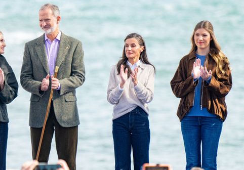 Regina Letizia a Spaniei, protagonista unui moment stânjenitor. A căzut pe puntea unei ambarcațiuni în timpul unei vizite oficiale