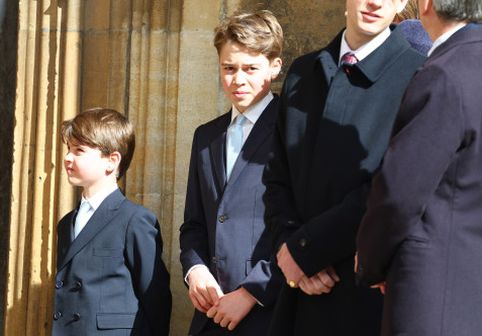 E nepotul regelui Charles, dar nu se ferește de munca de jos. Ce slujbă de vară și-a ales James, la doar 18 ani