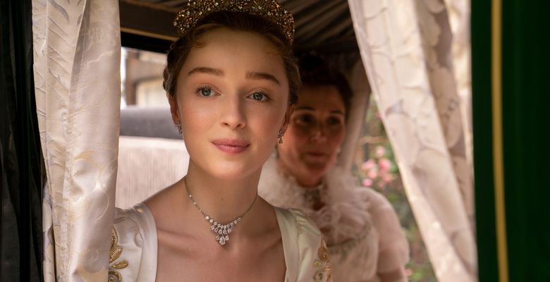 Phoebe Dynevor in Bridgerton
