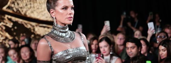 Naeem Khan - Front Row &amp; Backstage - September 2022 New York Fashion Week: The Shows