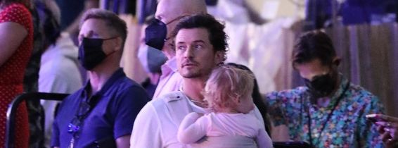 *EXCLUSIVE* Katy Perry and Orlando Bloom kiss Daisy onset of 'American Idol' in Hawaii
