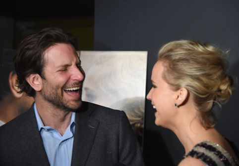 Jennifer Lawrence și Bradley Cooper/ Getty Images