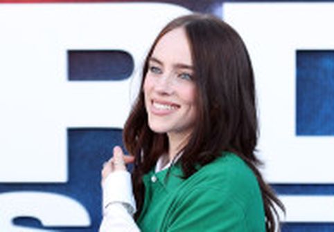 Schimbare radicală de look pentru Billie Eilish. Noua coafură cu care a strâns peste 7 milioane de inimioare