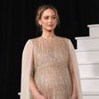 Jennifer Lawrence, apariție spectaculoasă într-o rochie sclipitoare pe covorul roșu. Profimedia