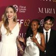 Angelina Jolie, împreună cu fiica sa Zahara și fiii ei Pax și Maddox, la premiera filmului „Maria”/ Profimedia