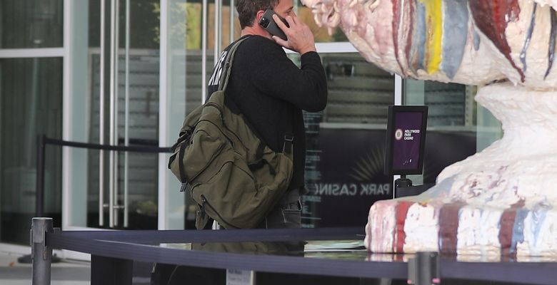Ben Affleck surprins la Hollywood Park Casino/ Profimedia