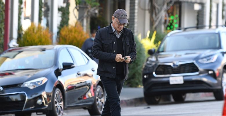 *EXCLUSIVE* Tom Hank has a BBQ lunch with a friend in Santa Monica