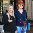 Sharon Stone, fotografiată la plimbare în Beverly Hills cu sora ei