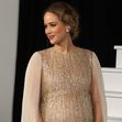 Jennifer Lawrence, apariție spectaculoasă într-o rochie sclipitoare pe covorul roșu. Profimedia