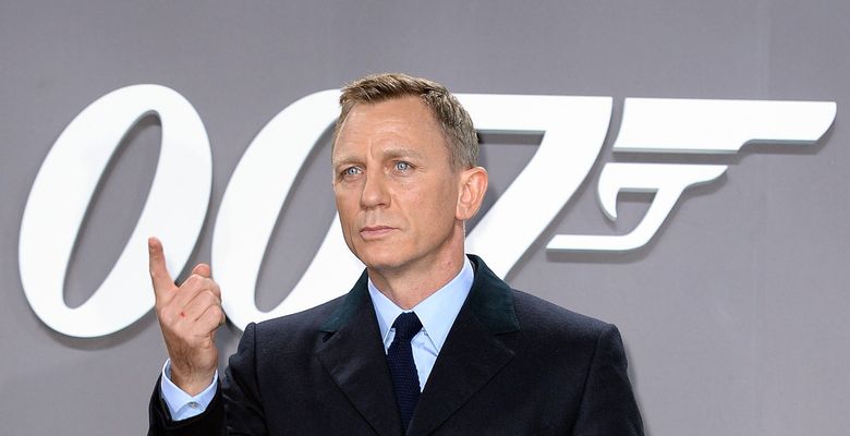 DANIEL CRAIG