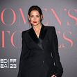 Cum arată Katie Holmes când renunță la jeanși