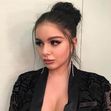 Ariel Winter cleavage selfie