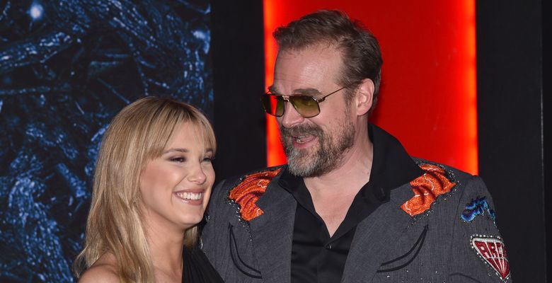 Millie Bobby Brown și David Harbour/ Profimedia