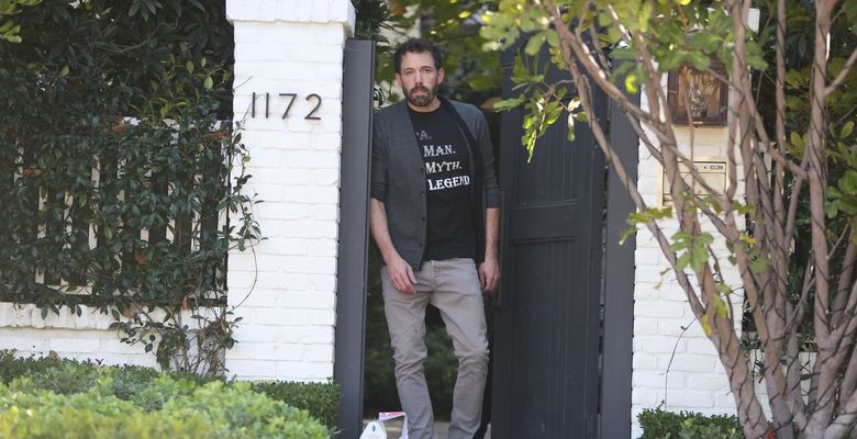 PREMIUM EXCLUSIVE Ben Affleck looks upbeat before celebrating 2021