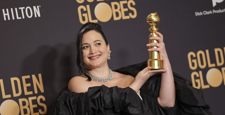 Lily Gladstone, prima indigenă care câştigă Globul de Aur