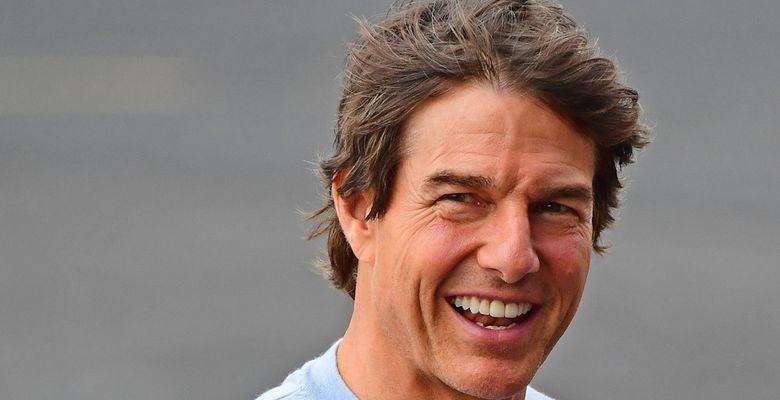 *EXCLUSIVE* Top Gun star Tom Cruise spotted flying his chopper up the Thames