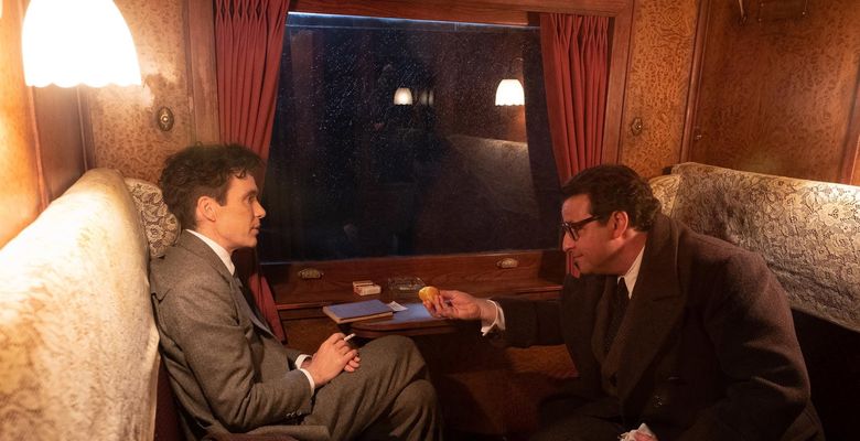 David Krumholtz și Cillian Murphy, în "Oppenheimer"