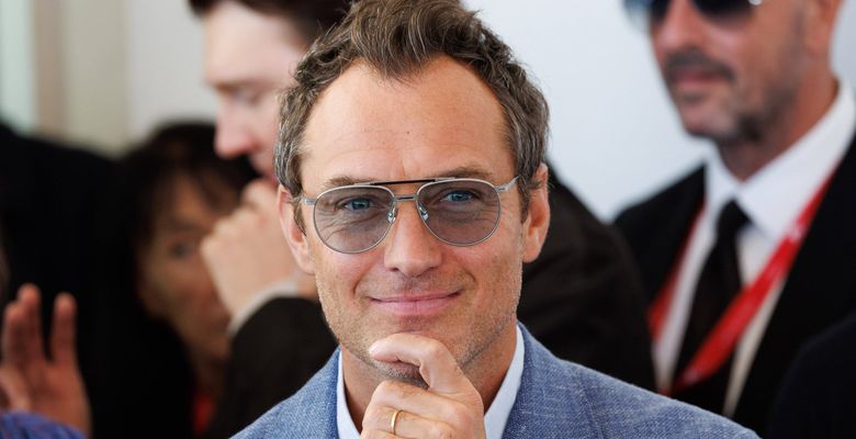 News - "The Wizard Of The Kremlin" (Le Mage Du Kremlin) Photocall - The 82nd Venice International Film Festival
