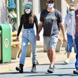 Shailene Woodley și Aaron Rodgers, la Disneyland