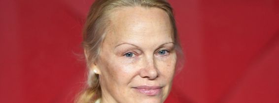 Pamela Anderson nemachiată