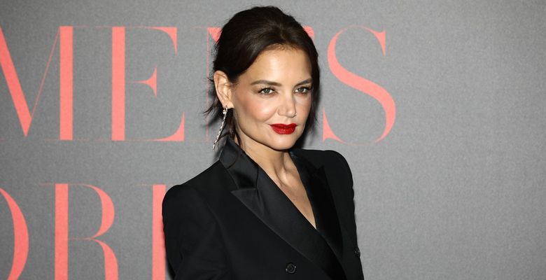 Cum arată Katie Holmes când renunță la jeanși