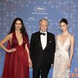 Catherine Zeta-Jones și Michael Douglas, însoțiți de fiica lor la ceremonia de deschidere a Festivalului de la Cannes. Tânăra de 20 de ani, superbă într-o rochie din dantelă