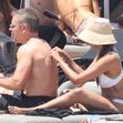 *PREMIUM-EXCLUSIVE* MUST CALL FOR PRICING BEFORE USAGE  - It's family fun in the sun for the American Actor Matt Damon with his wife Luciana Barroso during a day out on the beach during their Greek holiday with the Hemsworths out in Mykonos.*PICTURES TAK