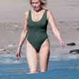 Melanie Griffith în costum de baie