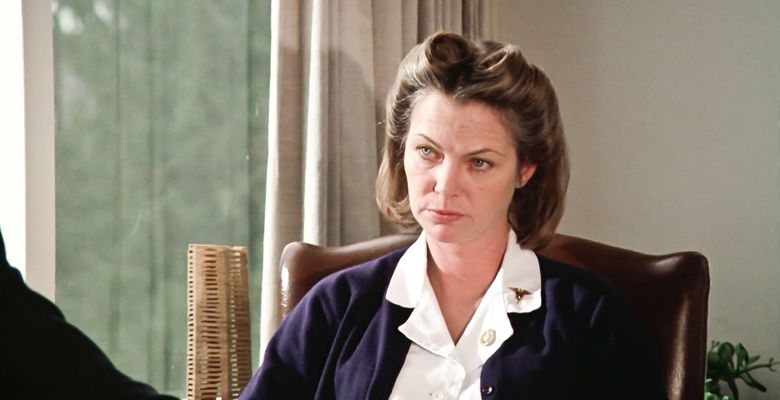 USA. Louise Fletcher in a scene from ©United Artists film : One Flew Over the Cuckoo's Nest (1975). Plot: A criminal pleads insanity and is admitted to a mental institution, where he rebels against the oppressive nurse and rallies up the scared patients.