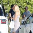 Pamela Anderson, surprinsă în Malibu