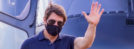 Tom Cruise și-a pilotat propriul elicoper până în Africa de Sud/ Profimedia