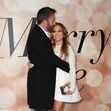 Jennifer Lopez, într-o rochie scurtă, la 52 de ani, la proiecția specială a filmului ”Marry Me” (6)