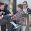 PREMIUM EXCLUSIVE Smiling Ben Affleck enjoys playing cards with kids