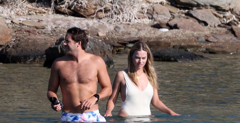Margot Robbie, vacanță în Grecia/ Profimedia