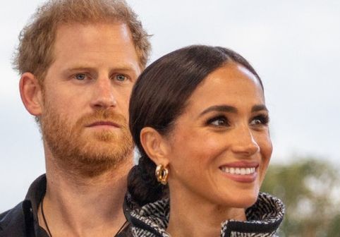 Cine este miliardarul care i-ar fi ajutat pe Harry și Meghan să se mute înapoi în Marea Britanie. Tragedia care l-a unit cu prințul