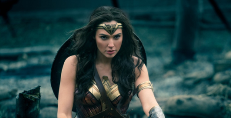 Gal Gadot în rolul Wonder Woman