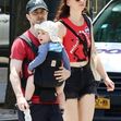 Daniel Radcliffe și Erin Darke, împreună cu fiul lor/ Profimedia