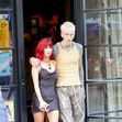 Megan Fox, alături de partenerul ei, Machine Gun Kelly.jpg