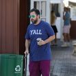 Adam Sandler, filmat în timp ce se deplasa cu ajutorul unei cârje