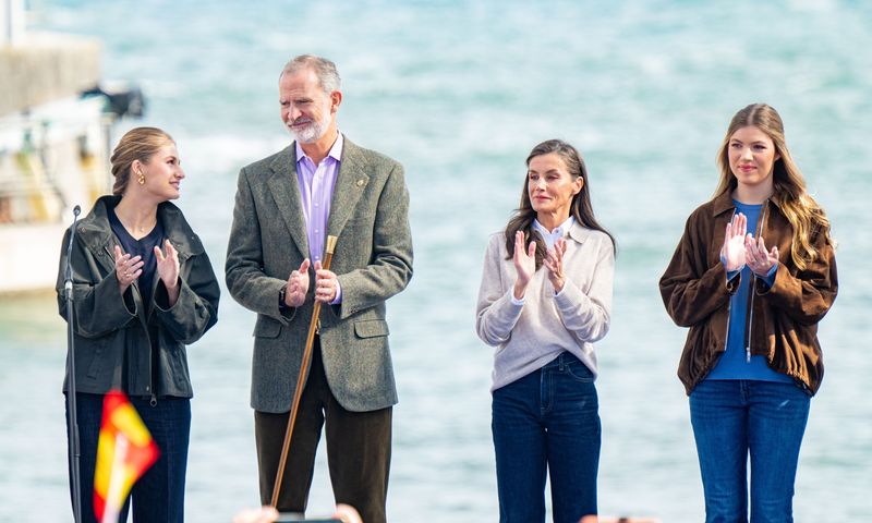 Regele Felipe, regina Letizia, prințesa Leonor, infanta Sofia/ Profimedia