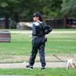 Catherine Zeta-Jones, fotografiată în parc, la plimbare cu câinele