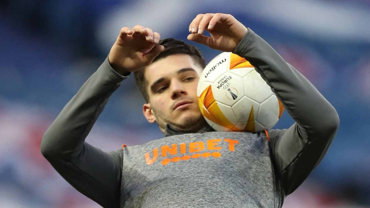 Ianis Hagi, la încălzire, înainte de Rangers vs. Antwerp/ Foto: Profimedia