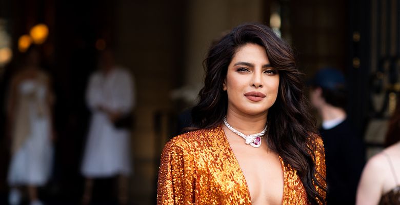 Priyanka Chopra en Bvlgari quitte l'hotel Ritz pour se rendre ŕ la soirée Bvlgari ŕ l'ambassade d'Italie