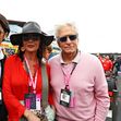 Catherine Zeta-Jones, alături de fiul ei, Dylan și de Michael Douglas.jpg