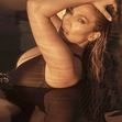 Jennifer Lopez pose pour la premičre campagne/teaser de sa marque de cosmétiques JLo Beauty