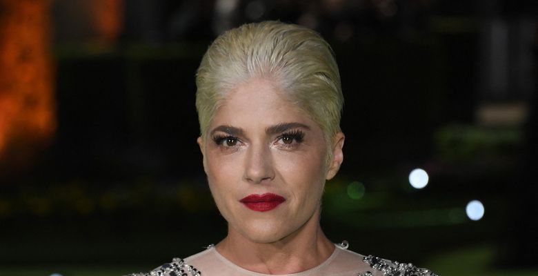 Selma Blair intr-o tinuta cu strasuri