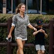 Elsa Pataky, irezistibilă într-o salopetă scurtă