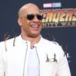 vin diesel cu ochelari la ochi si intr-o geaca alba la premiera filmului avengers infinity war