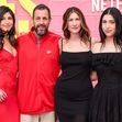 Adam Sandler, alături de întreaga familie la premiera filmului „Roommates”/ Profimedia