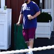 Adam Sandler, filmat în timp ce se deplasa cu ajutorul unei cârje